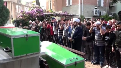 Sakarya'da tırın otobüs durağına çarpması