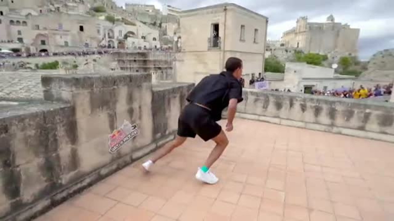 Impresionantes acrobacias en esta competición de parkour