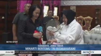 Minarti dan Alan Sumbangkan Raket untuk Museum Olahraga di Surabaya