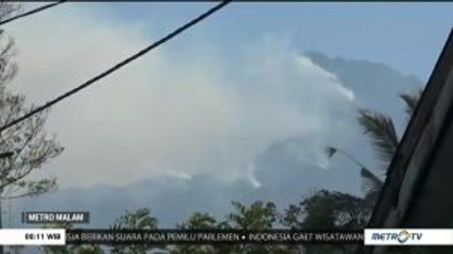 Masih Terbakar, Jalur Pendakian Gunung Raung Ditutup