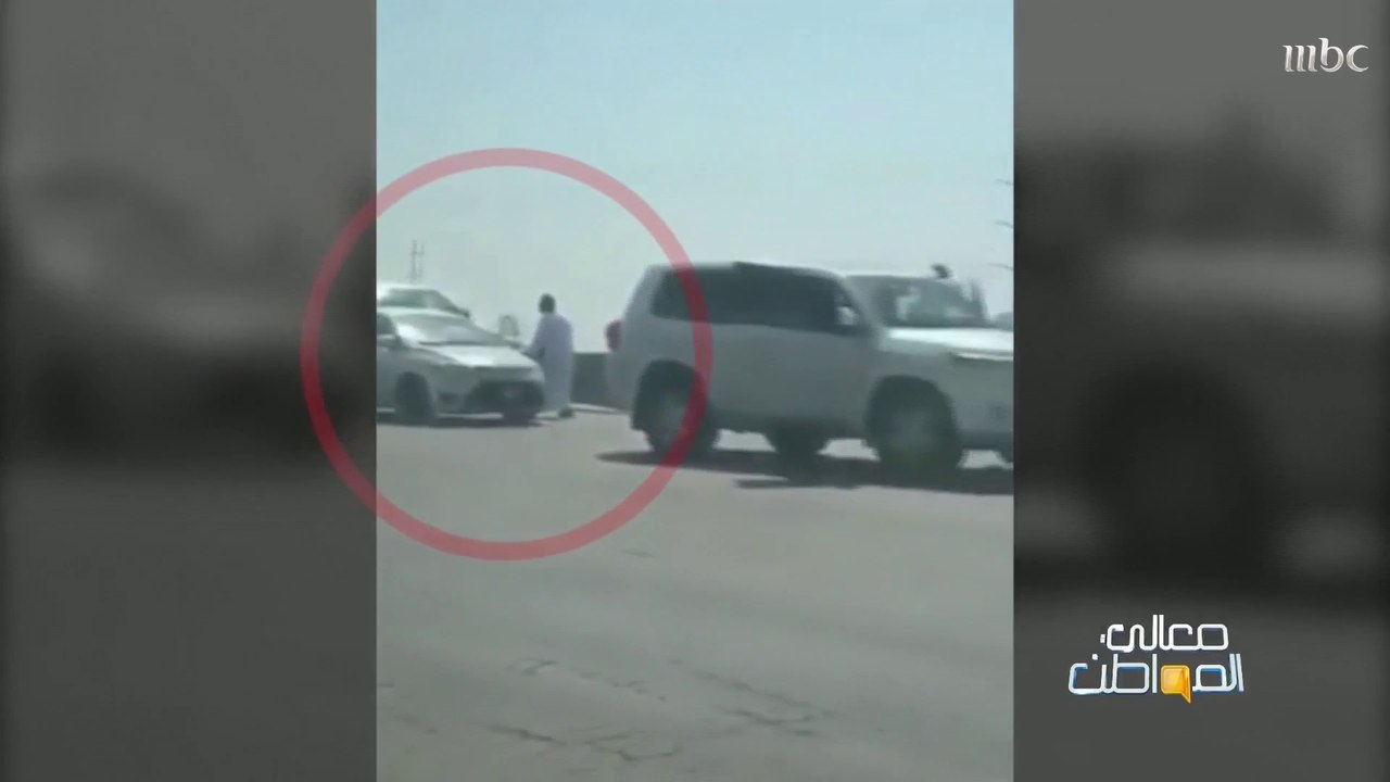 التعدي على قائد مركبة بسلاح رشاش.. على طريقة حرب الشوارع!