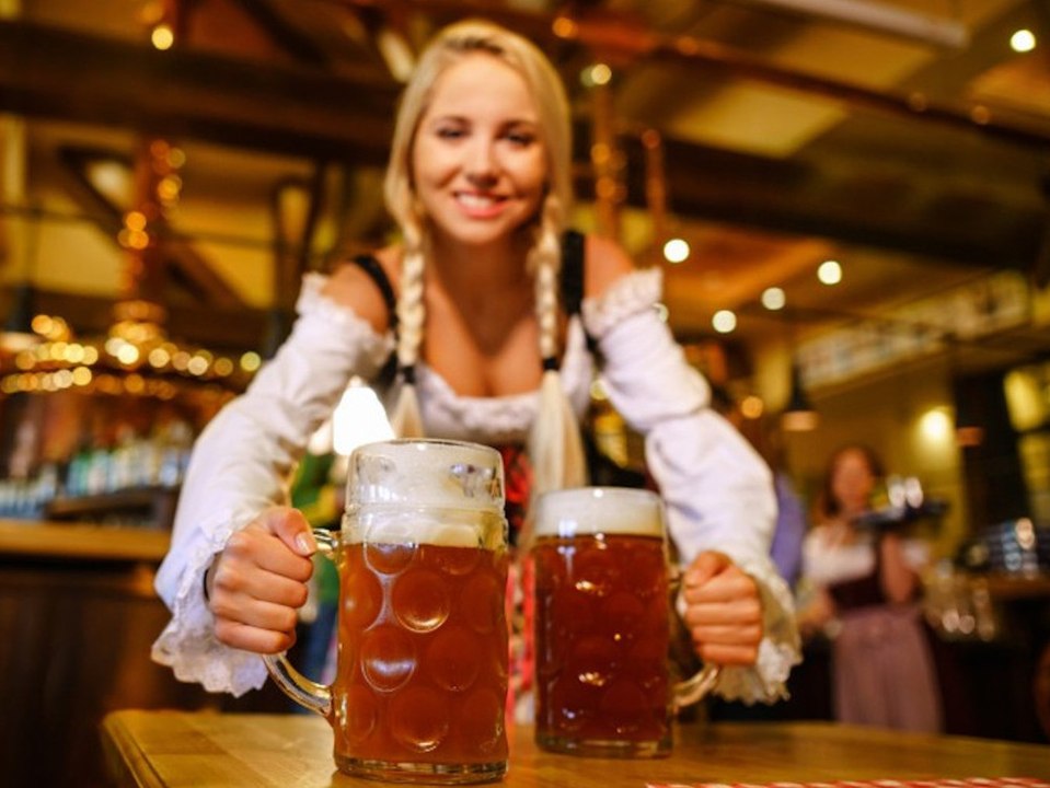 Die Wiesn-Bedienung: Das tut sie sich Tag für Tag an