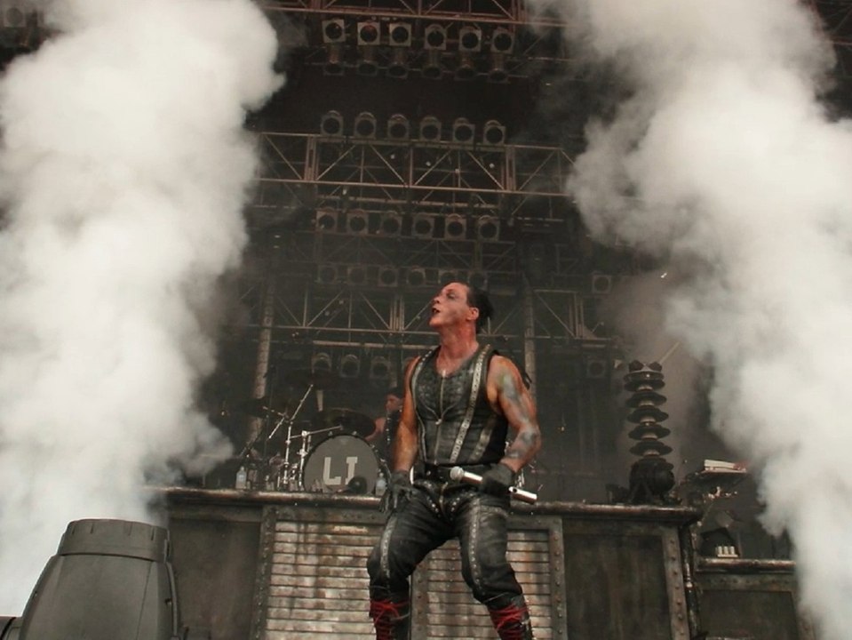 Konzert in Moskau: Rammstein setzen Zeichen für die bunte Liebe