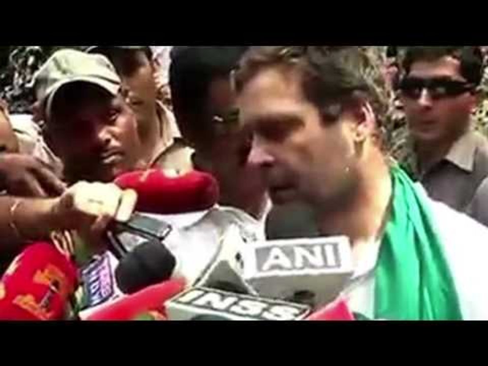 Rahul Meets Protesting TN Farmers