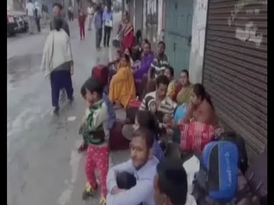 Darjeeling: Tourists Stranded