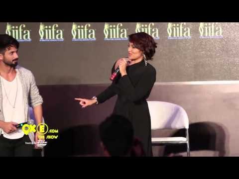 Sonakshi Sinha FLIRTS with Hrithik Roshan | MUST WATCH | SpotboyE