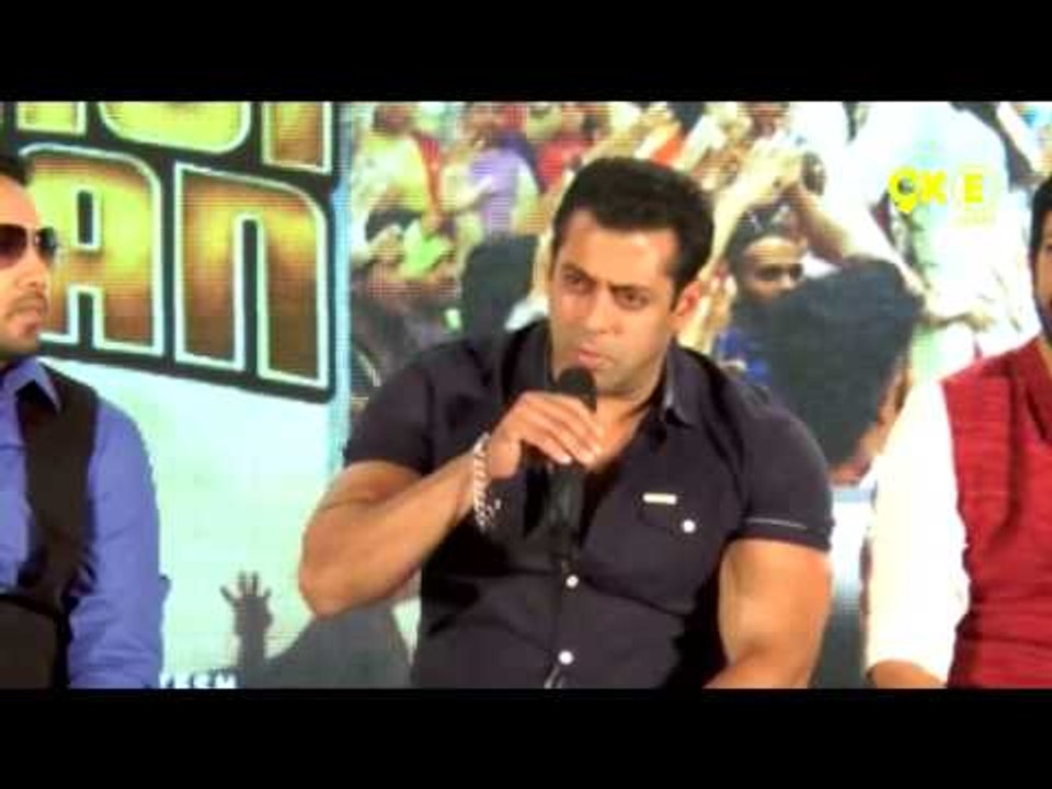 Why Kareena Kapoor missed 'Aaj Ki Party Mere Taraf Se' song launch | SpotboyE