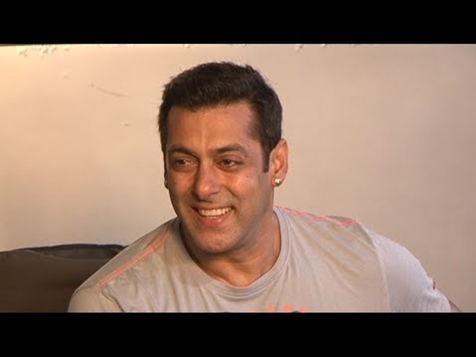 Salman Khan Celebrates The Success Of 'Bajrangi Bhaijaan' | SpotboyE