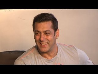 Salman Khan Celebrates The Success Of 'Bajrangi Bhaijaan' | SpotboyE