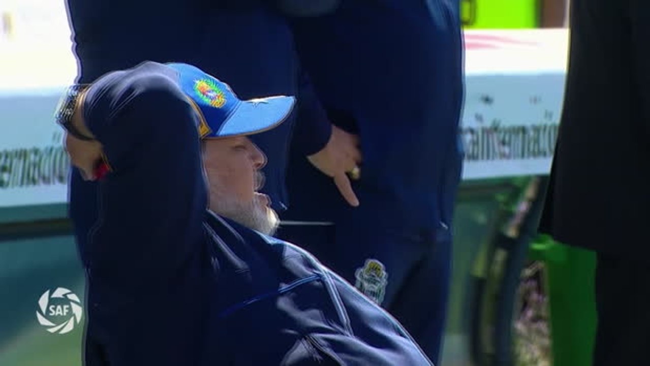 Maradona grabs first win as Gimnasia coach as Godoy Cruz see red...twice!