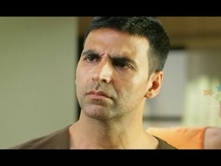 Akshay Kumar ANGRY With Bodyguard For Not Controlling Fans | SpotboyE