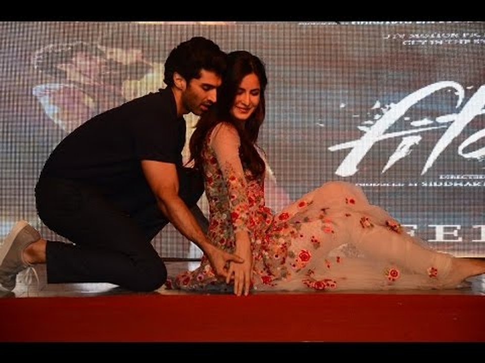 Katrina Kaif & Aditya Roy Kapur Promote 'Fitoor' at a College Event | SpotboyE