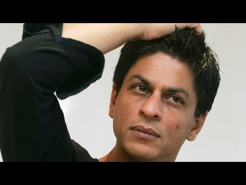 AGAIN! Shah Rukh Khan detained at US airport | Bollywood News