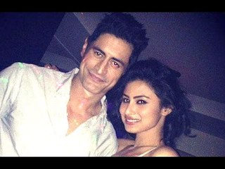 Mouni Roy CAUGHT getting NAUGHTY with boyfriend Mohit Raina in Goa | Watch Video