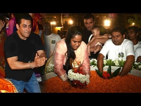 Salman Khan's Nephew Ahil Celebrates His FIRST Ganesh Chaturthi 2016 | SpotboyE