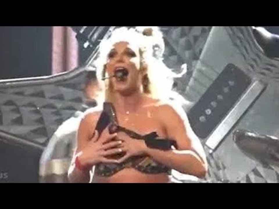OMG! Britney Spears Suffers Wardrobe Malfunction at Las Vegas Show | Hollywood News