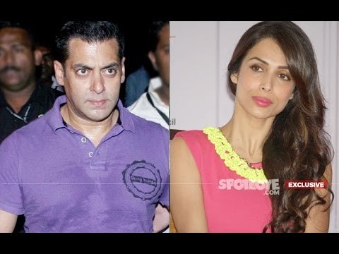 Salman Khan Avoided Malaika Arora at Kareena's Baby Bash | Bollywood News