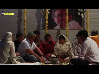 Spotted: Om Puri's Prayer Meet Organised by Seema Kapoor | SpotboyE