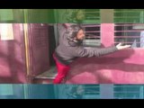 Ranveer Singh Spoofs Shahrukh Khan & Kajol's Iconic DDLJ Train Scene | Bollywood News