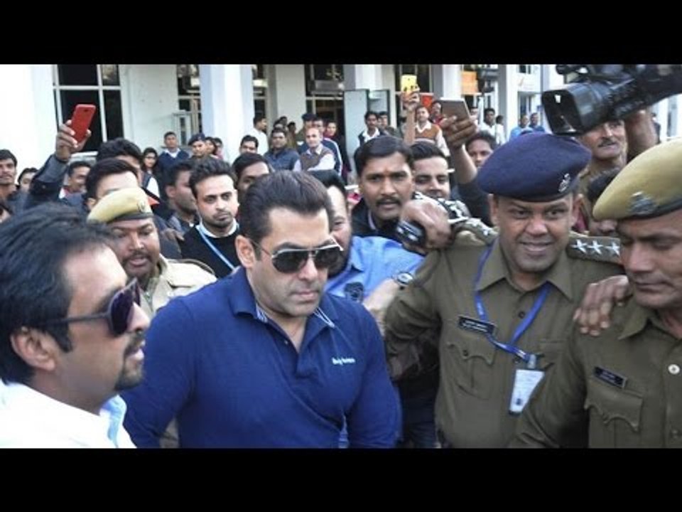 Salman Khan Acquitted, Public Trolls the Verdict! | #SalmanVerdict | Bollywood News