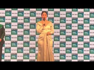 Kareena Kapoor looks ravishing at an event | SpotboyE