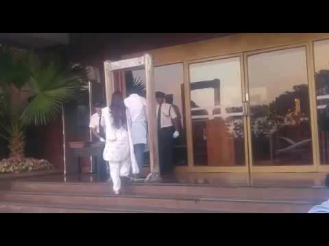 Sonali Bendre and Goldie Behl at Aishwarya Rai' Father's Prayer Meet | SpotboyE