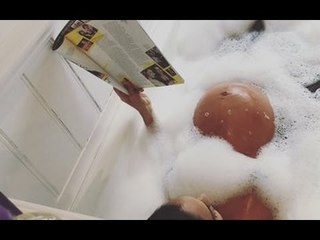 Lisa Haydon Shows Off Her Baby Bump In A Bath Tub | Bollywood News | SpotboyE