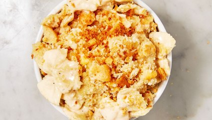 This Baked Mac & Cheese Has An Irresistible Ritz-Parmesan Topping