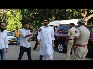 Скачать видео: Abhishek Bachchan, Danny, Tara Sharma and Many other celebs at Vinod Khanna's Funeral | SpotboyE