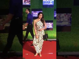 Karishma Tanna at Sachin: A Billion Dreams Premiere | SpotboyE