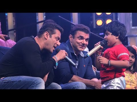 Salman Khan and Sohail Khan Promote Tubelight at Sa Re Ga Ma Lil Champs | SpotboyE