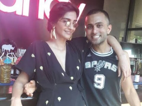 Sonam Kapoor Gets Lovey-Dovey With Boyfriend Anand Ahuja | SpotboyE