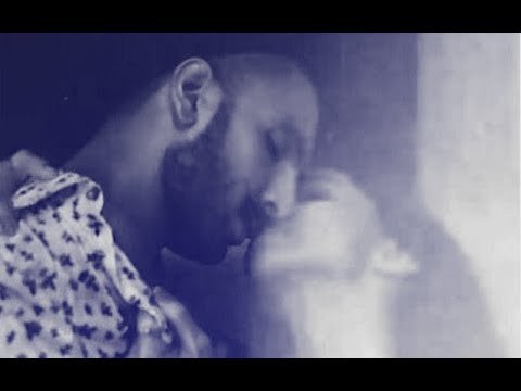 Ranveer Singh & Deepika Padukone's Liplock Picture Is Going Viral | SpotboyE