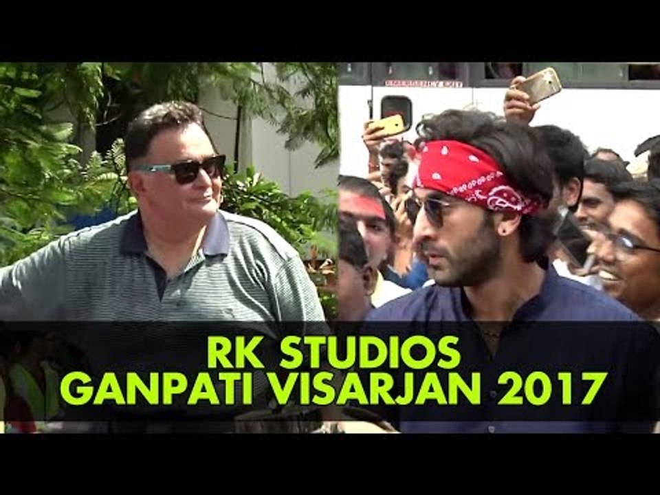 Ranbir Kapoor at Ganpati Visarjan with Rishi Kapoor at RK Studios | Ganpati Visarjan 2017 | SpotboyE
