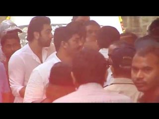 Ranbir Kapoor, Saif Ali Khan, Randhir Kapoor with Shashi Kapoor's body