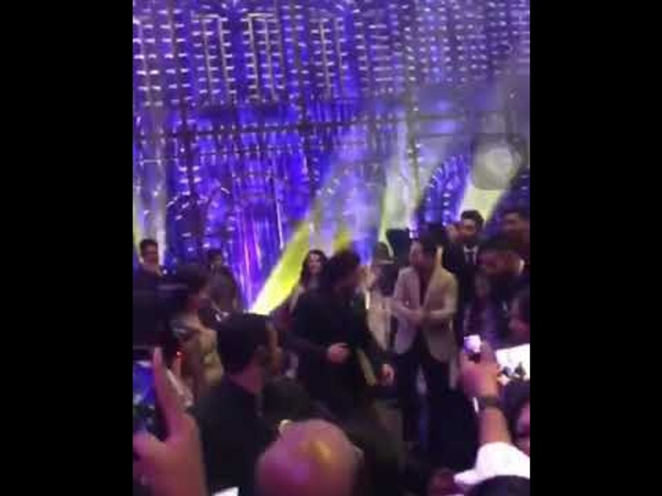 INSIDE VIDEO: Shahrukh Khan and Virat Kohli Dances on 'Chaiyya Chaiyya' | Virushka's Reception