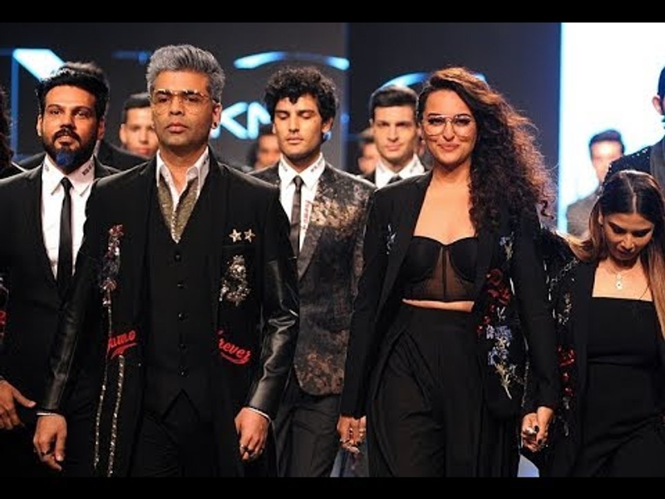 UNCUT- Sonakshi Sinha and Karan Johar Walk the Ramp for Falguni & Shane Peacock at the LFW 2018