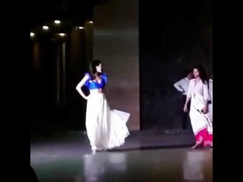 Katrina Kaif and Isabelle Kaif At Sonam Kapoor’s Mehendi Ceremony | SpotboyE