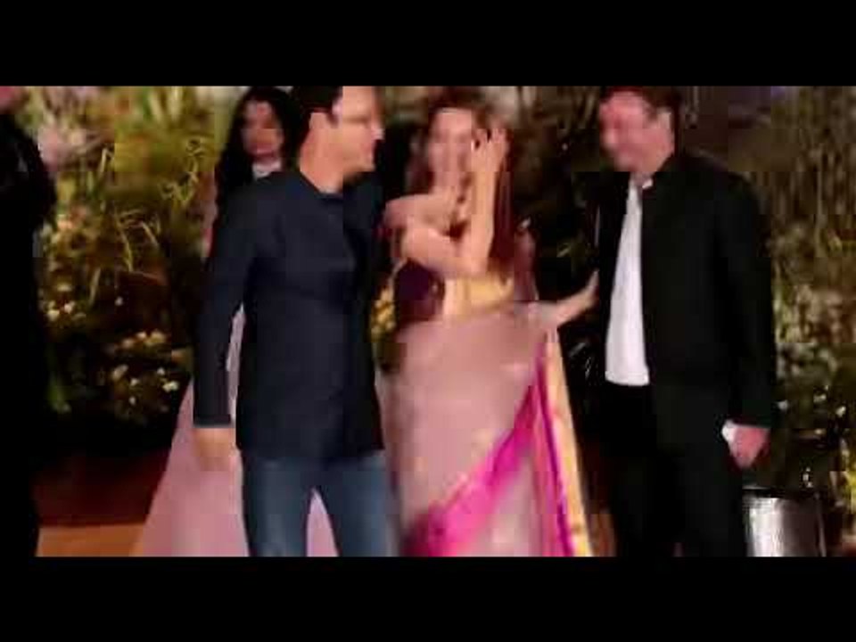 Kangana Ranaut, Vidhu Vinod Chopra, Rajkumar Hirani At Sonam Kapoor’s Reception | SpotboyE