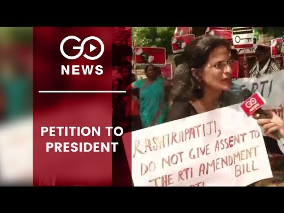 RTI Activists Stage Protest In Jantar Mantar