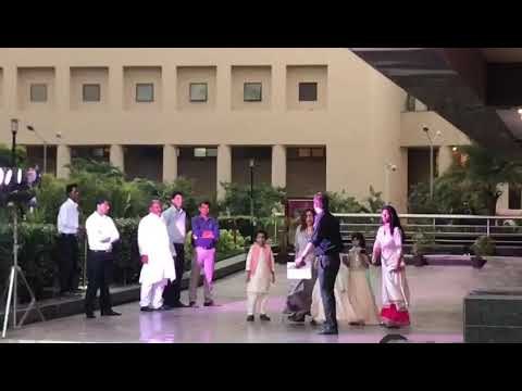 Farah Khan arrives for Sonam's Mehendi & Sangeet ceremony | SpotboyE