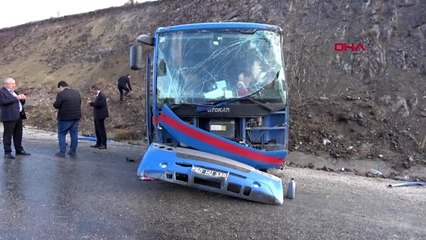 Sivas mahkum taşıyan nakil aracı devrildi 9 yaralı- 2