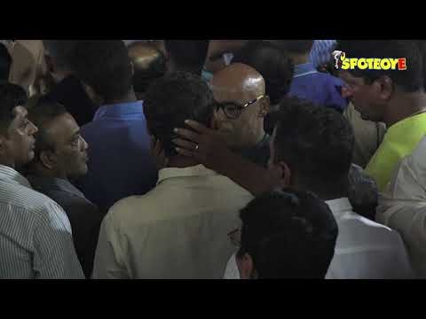 Sachin Tendulkar And Vinod Kambli Get Emotional At Their Coach Ramakant Achrekar's last Rites