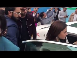 Alia Bhatt Gets MOBBED | Ranbir Kapoor And Ranveer Singh Spring To Her Rescue