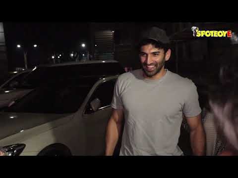 Hrithik Roshan with Family, Varun Dhawan & Aditya Roy Kapur at PVR, Juhu