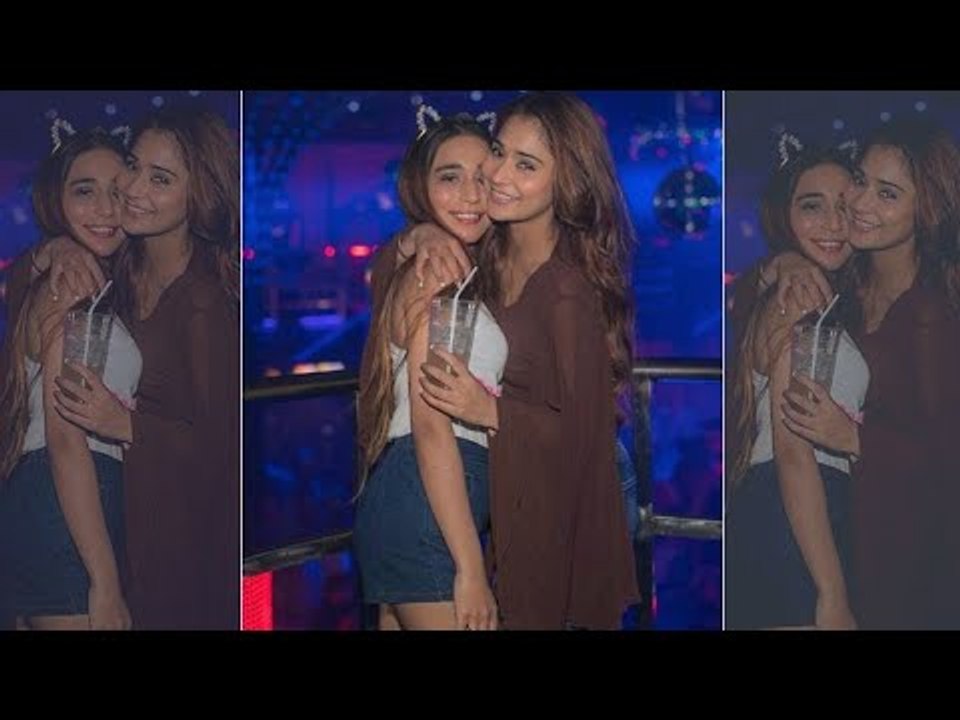 Sara Khan REUNITES With Sister Arya Khan | Celebrates Her 19th Birthday