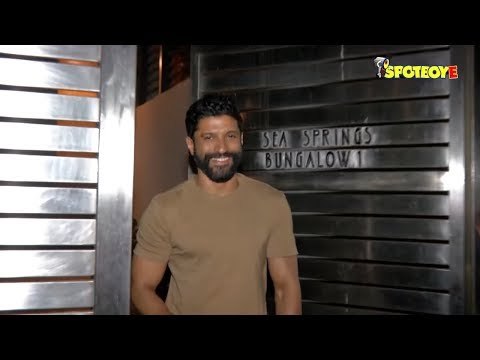 Farhan Akhtar Celebrates His Birthday With Shibani Dandekar, Ritesh Sidhwani & Other Celebs