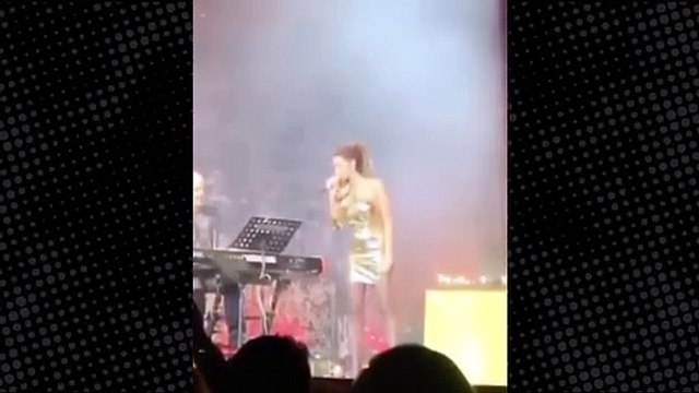 Sıla konserinde güldüren anlar ! Şarkıyı yarıda kesti