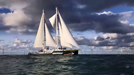 L'Avenir - Le Rainbow Warrior, bateau de Greenpeace