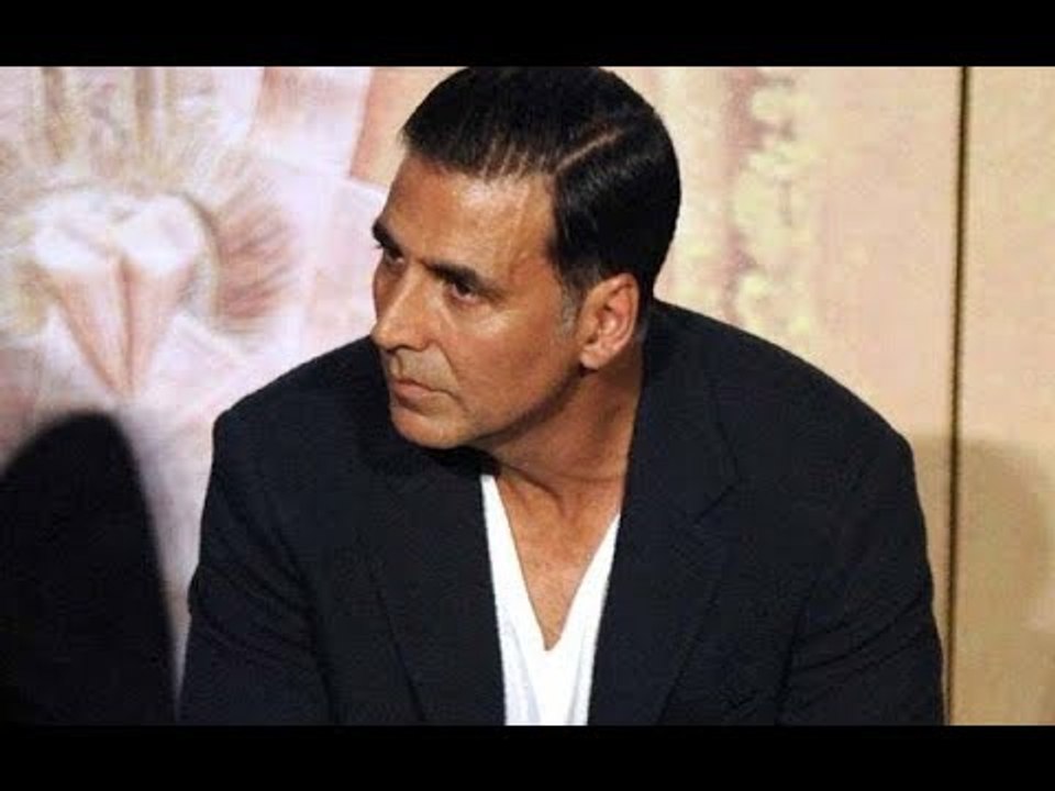 Akshay Kumar Tells Reporter, "Chaliye Beta" As...
